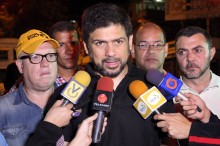 Carlos Ocariz: "En más de 80% avanza bacheo en la aveni...