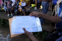 Alcaldía de Sucre entregó ayudas en El Winche para reparació...
