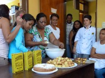 Emprendedoras de municipio Sucre se forman en artes culinari...