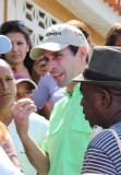 Capriles entregó obras comunitarias en Tacarigua de Brión