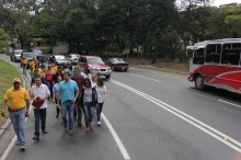 Carlos Ocariz entregó vialidad a vecinos de Macaracuay