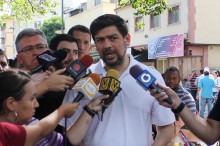 Carlos Ocariz: Vecinos de Sucre disfrutaron de gran bazar en...