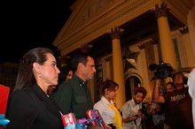 Capriles ofrendó misal romano y leccionario a la Virgen de C...