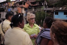 Gobierno de Miranda entregó Certificados de Materiales de Co...