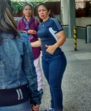 Betsy Bustos: Militarizar las colas solo genera zozobra y de...