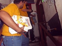 Niños de Bucaral recibieron útiles y textos escolares