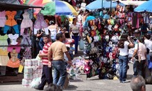 Trabajadores por cuenta propia representan 52,7% de la infor...