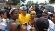 Capriles: Mientras más quieran amedrentarnos la respuesta se...