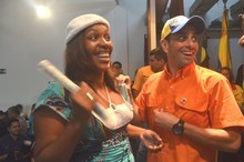 Capriles: Está en los venezolanos que la destrucción del paí...