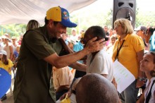 Capriles pidió al pueblo no dejarse confundir con campañas m...