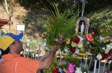 Capriles: El gobierno no hace patria, la destruye