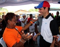 Capriles entregó obras comunitarias en Paparo