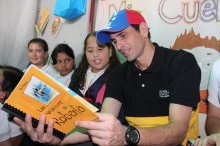 Capriles inauguró primera Feria de Pequeños y Grandes Escrit...