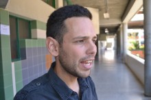 Carlos García observó propuestas de estudiantes de Arquitect...