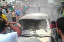 Queman carro del diputado Conrado Pérez durante visita de To...
