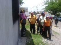 Julio Castillo escuchó planteamientos de los vecinos de la c...