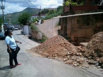 Roberto Rojas: “Alcaldía paralizó construcción de muro en ce...