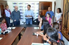Carlos García entregó certificado de sensibilización turísti...