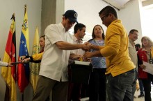 Capriles: 330 mirandinos han sido formados como constructore...