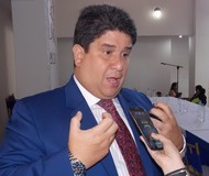 Correa exhorta a Sala Constitucional a declarar inconstituci...