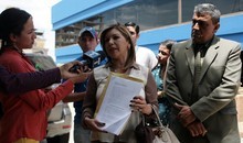 Elenis Rodríguez: Padres de Josué Faria introducen documento...