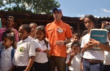 Capriles: Con tantos recursos que tiene Venezuela y vemos ca...