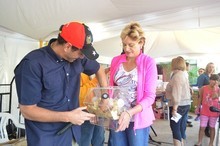 Capriles sostuvo encuentro navideño con trabajadores del Gob...