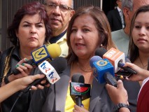 Diputada Dinorah Figuera: Nicolás Maduro dona a otros países...