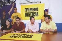 Primero Justicia recolecta útiles y uniformes escolares en P...