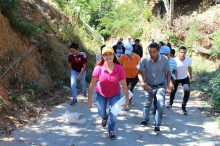Karin Salanova recuerda votar abajo, a la izquierda, en la e...