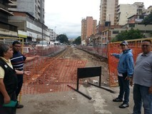 Jesús Armas inspeccionó construcción de elevado en la avenid...