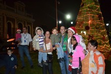 Carlos García encendió la Navidad en Milla de Mérida