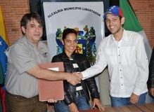 Alcalde Carlos García suscribió convenio de seguridad con or...