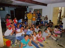 Primero Justicia Girardot llevó #CinedeCalle a niños del sec...