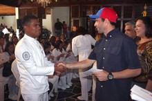 Capriles: El peor impuesto que se le puede aplicar a alguien...