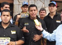 Johan Martin: "El gobierno en vez de dar empleo a los j...