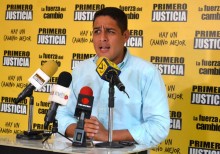 José Manuel Olivares: Gobierno pretende esconder las cifras,...