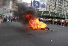 Zulianos queman a los siete Judas del TSJ