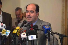 Julio Borges: Ley de Bonos a pensionados se cubre con 20 día...