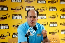 Julio Borges: El Ejecutivo no puede negarse a dar la titular...