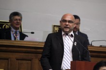 Julio Montoya somete a consulta el proyecto de Ley de Autism...