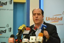 Borges: “El Gobierno obliga a los venezolanos a apretarse el...