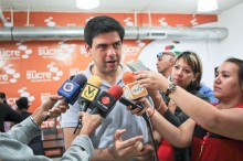 Carlos Ocariz entregó recursos para el mantenimiento de la r...