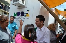Carlos García lleva operativo social a inmediaciones del Mer...