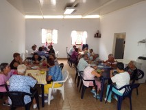 Inflación golpea programa de alimentación de Abuelos Miranda