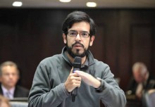 Miguel Pizarro: “Detención de comisario Furelos es una acció...