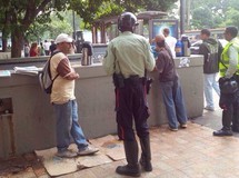 Polichacao realizó operativo contra el comercio informal en ...