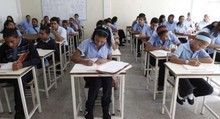 Maestros venezolanos celebran su día con "salarios de h...