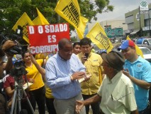 Rafael Ramírez: “En cada cola, los venezolanos pagan las mal...
