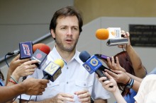 Ramón Muchacho aplica sanción disciplinaria a dos funcionari...